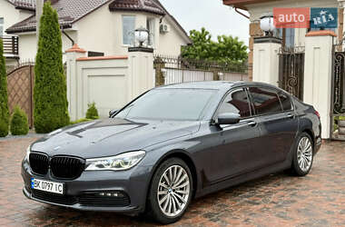 Седан BMW 7 Series 2015 в 