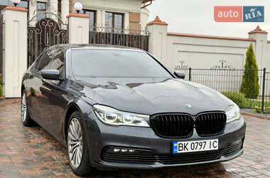 Седан BMW 7 Series 2015 в 