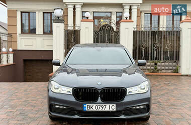 Седан BMW 7 Series 2015 в 