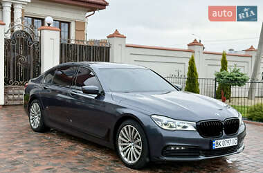 Седан BMW 7 Series 2015 в 