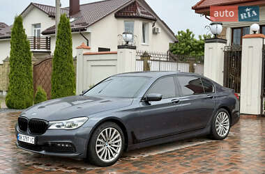Седан BMW 7 Series 2015 в 