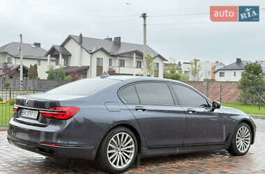 Седан BMW 7 Series 2015 в 
