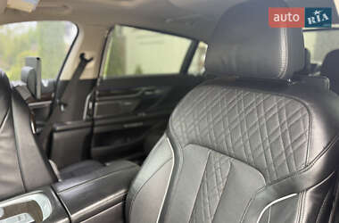 Седан BMW 7 Series 2015 в 