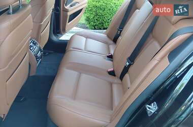 Седан BMW 7 Series 2012 в 