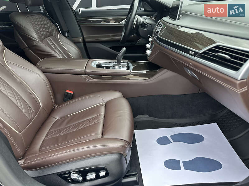 Седан BMW 7 Series 2021 в Киеве