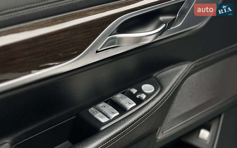 Седан BMW 7 Series 2019 в Івано-Франківську