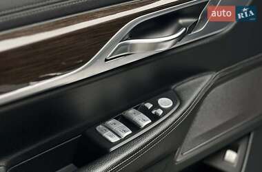 Седан BMW 7 Series 2019 в 