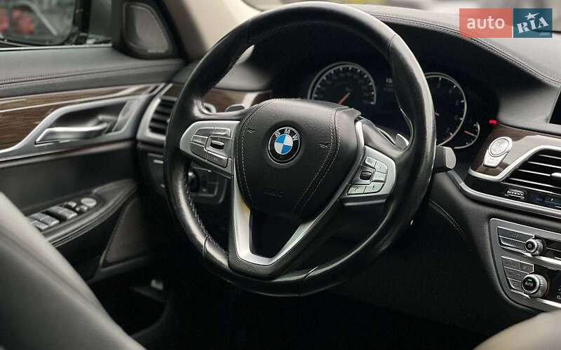 Седан BMW 7 Series 2019 в Івано-Франківську