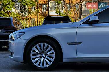 Седан BMW 7 Series 2010 в 