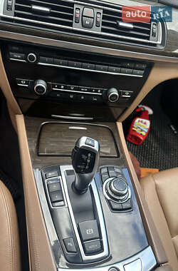 Седан BMW 7 Series 2011 в 