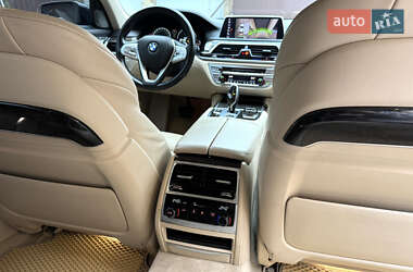 Седан BMW 7 Series 2016 в 