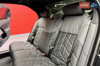 Седан BMW 7 Series 2024 в 