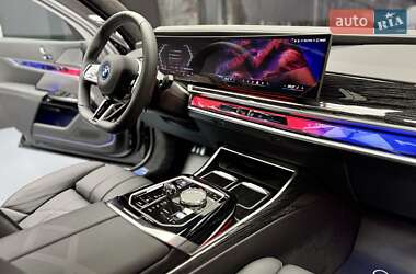 Седан BMW 7 Series 2024 в 