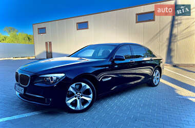 Седан BMW 7 Series 2010 в 