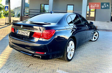 Седан BMW 7 Series 2010 в 