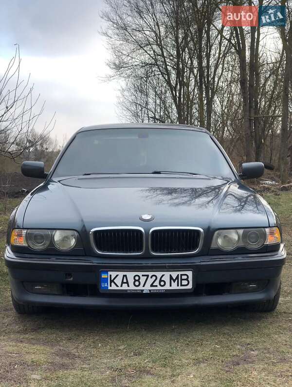 Седан BMW 7 Series 2000 в 