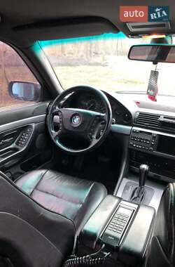 Седан BMW 7 Series 2000 в 