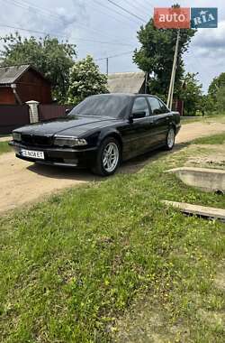 Седан BMW 7 Series 2000 в Сторожинце