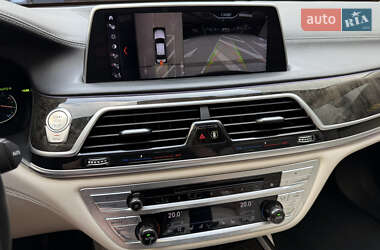 Седан BMW 7 Series 2016 в 