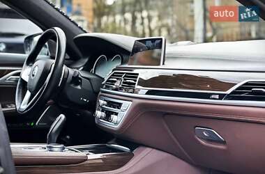 Седан BMW 7 Series 2018 в 