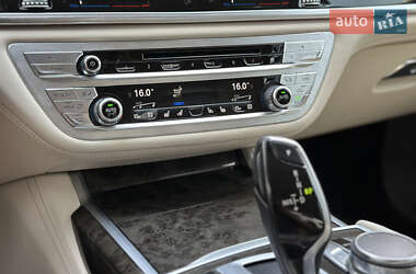Седан BMW 7 Series 2016 в 