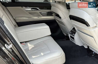 Седан BMW 7 Series 2016 в 
