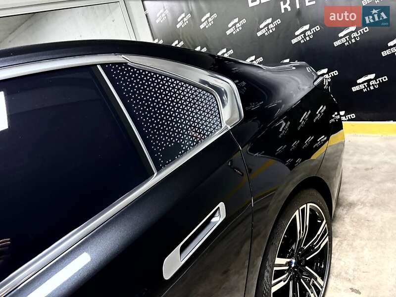 Седан BMW 7 Series 2023 в Киеве