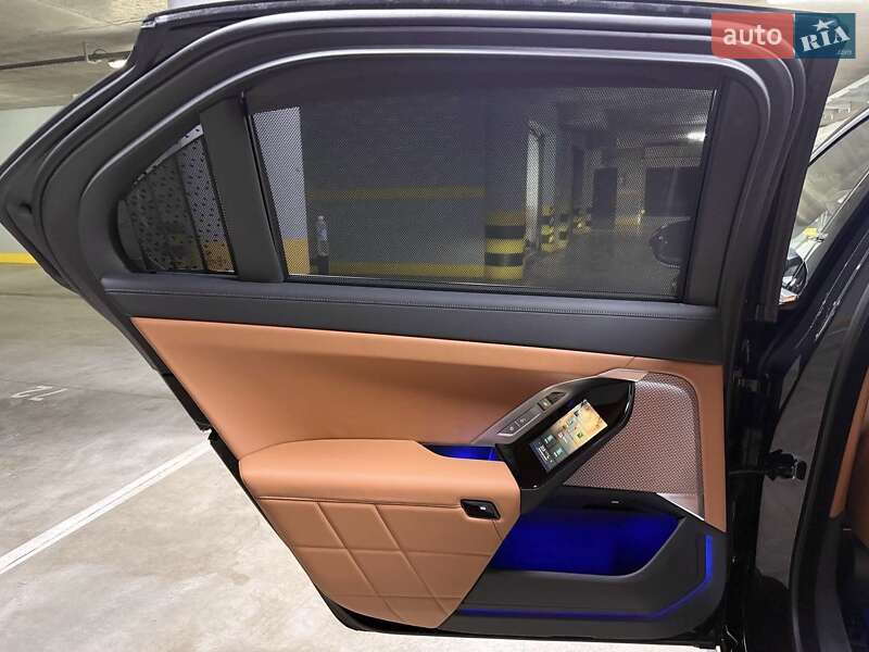 Седан BMW 7 Series 2023 в Киеве