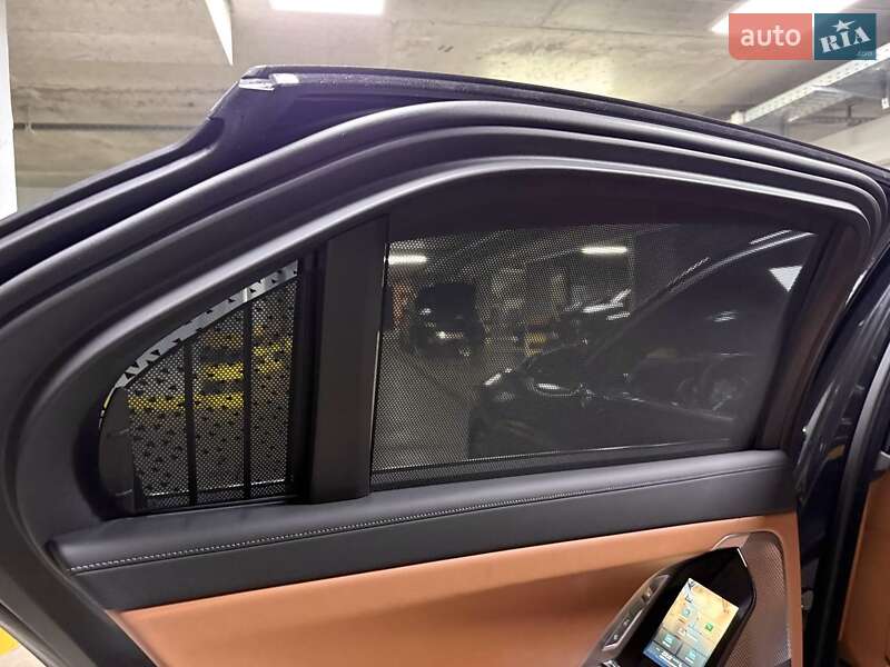 Седан BMW 7 Series 2023 в Киеве