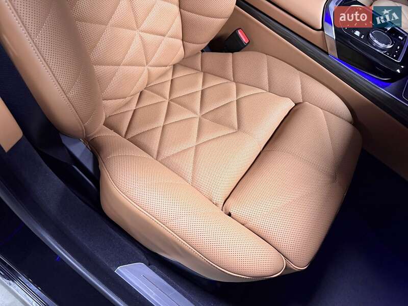 Седан BMW 7 Series 2023 в Киеве