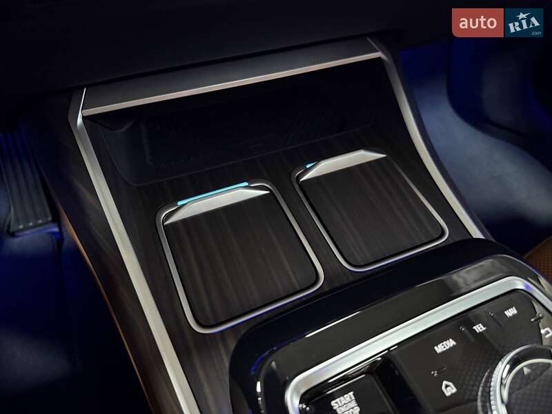 Седан BMW 7 Series 2023 в Киеве