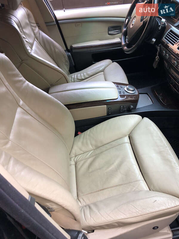 Седан BMW 7 Series 2008 в Ворзеле