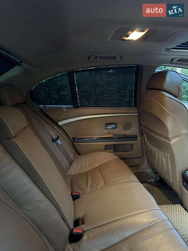 Седан BMW 7 Series 2007 в Львові