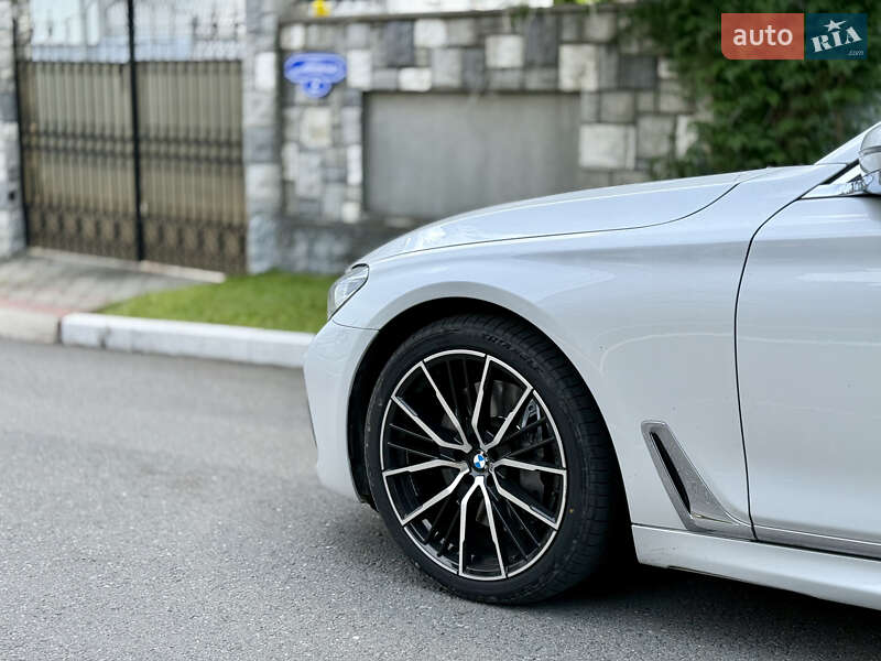 Седан BMW 7 Series 2015 в Черновцах
