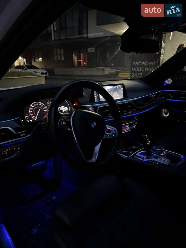Седан BMW 7 Series 2015 в Черновцах