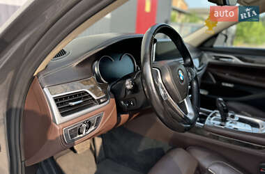 Седан BMW 7 Series 2017 в 