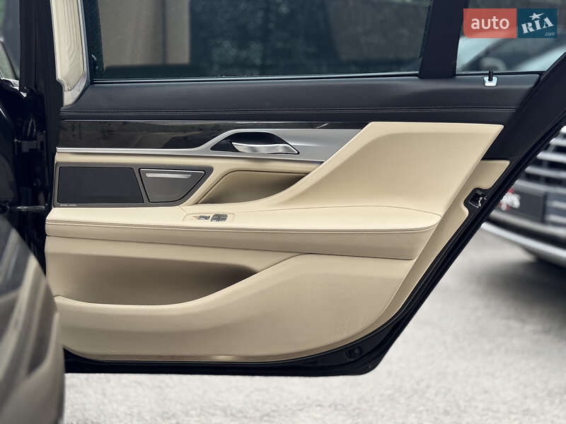 Седан BMW 7 Series 2016 в Киеве