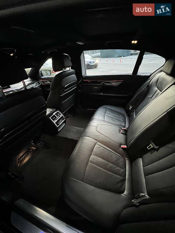 Седан BMW 7 Series 2018 в Одессе