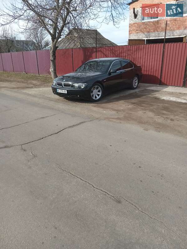 Седан BMW 7 Series 2003 в Марганці