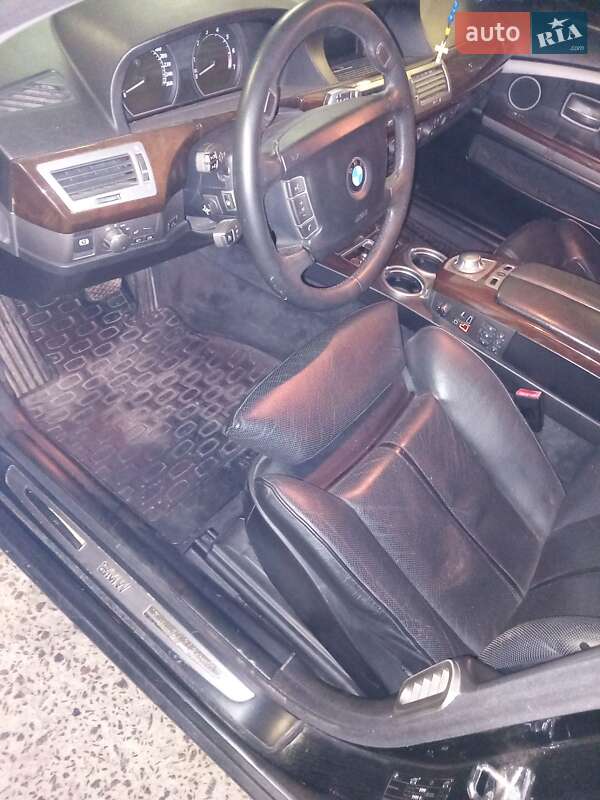 Седан BMW 7 Series 2003 в Марганці