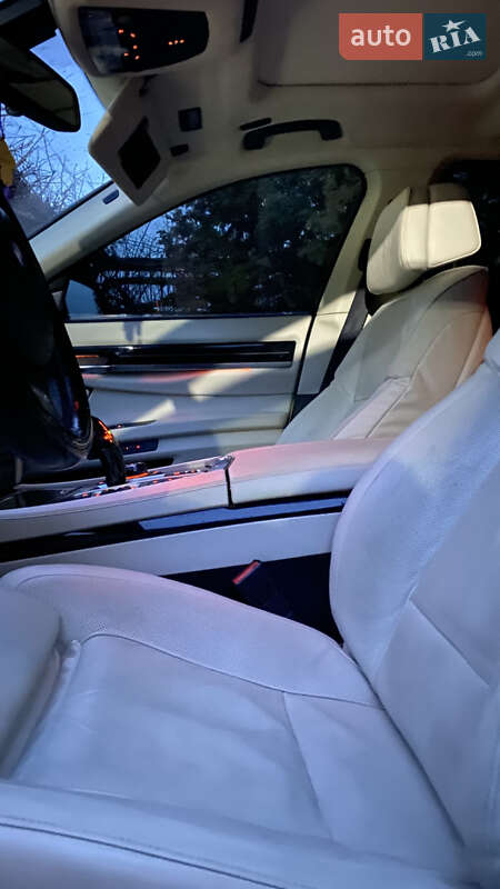 Седан BMW 7 Series 2012 в Виноградове фото 7 Седан BMW 7 Series 2012 в Виноградове