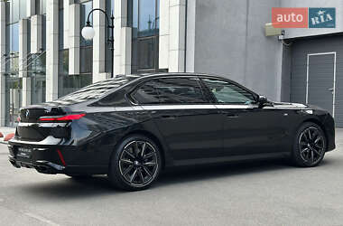 Седан BMW 7 Series 2022 в 