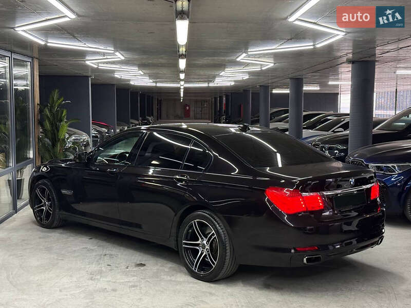 Седан BMW 7 Series 2010 в Одесі