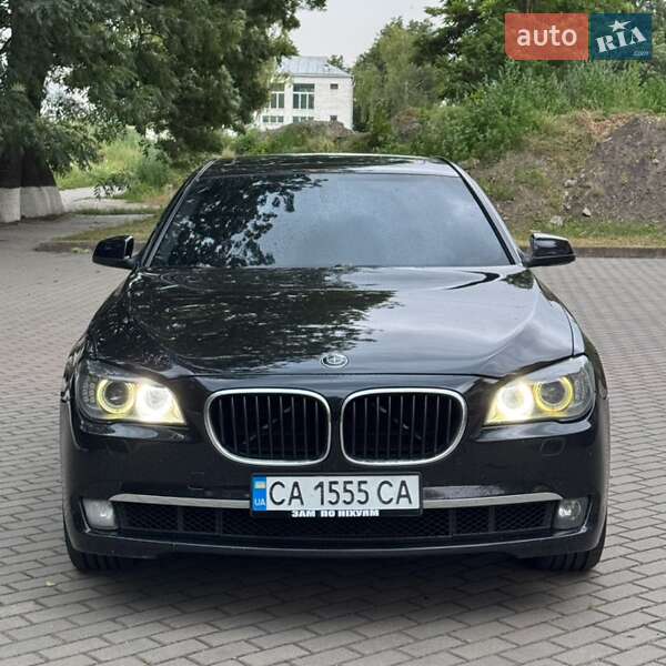 Седан BMW 7 Series 2012 в Шполі