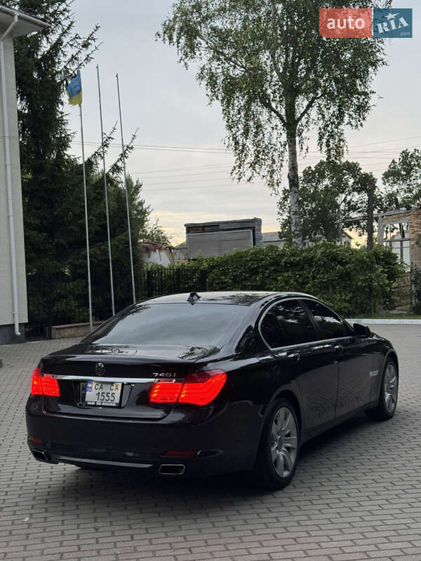 Седан BMW 7 Series 2012 в Шполі