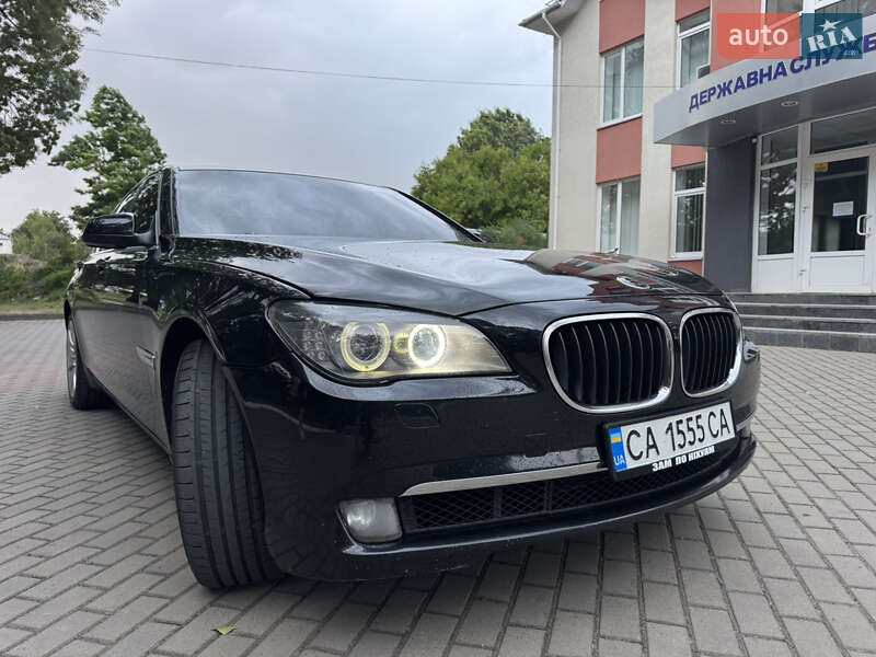 Седан BMW 7 Series 2012 в Шполі