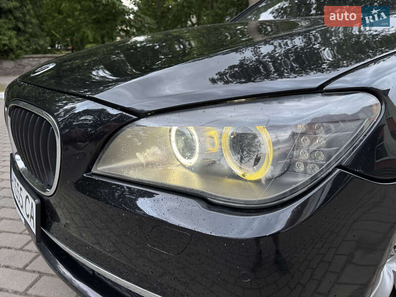 Седан BMW 7 Series 2012 в Шполі