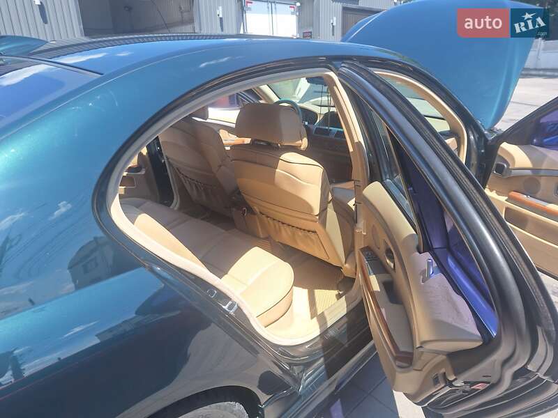 Седан BMW 7 Series 2001 в Виннице
