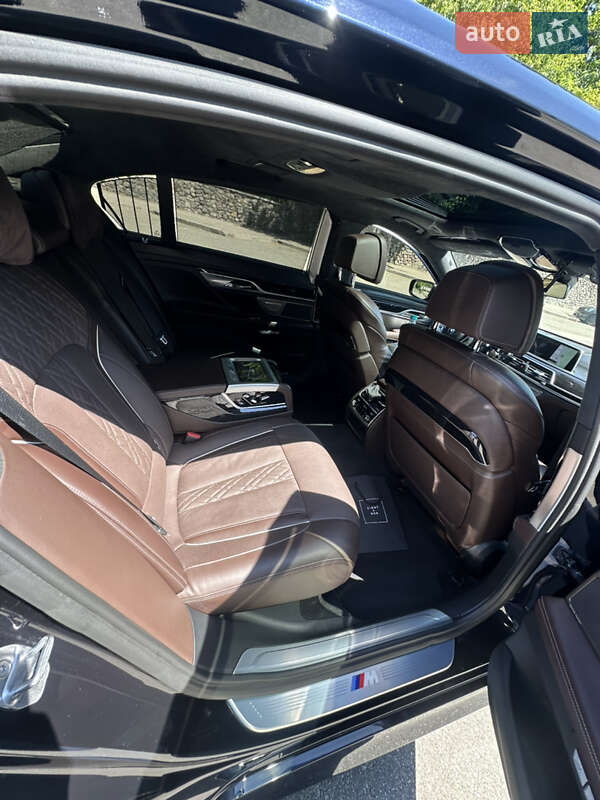 Седан BMW 7 Series 2017 в Києві