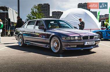 Седан BMW 7 Series 1995 в Киеве